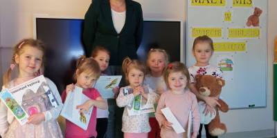 Spotkanie przedszkolaków z Panią Bożeną Wroną-dyrektorem Biblioteki Publicznej w Tuchowie