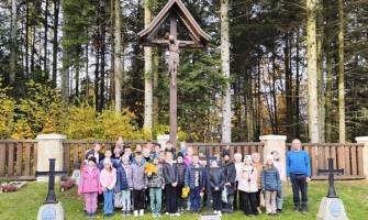 Porządkowanie cmentarza wojennego nr 158 w Tuchowie – Garbku – lekcja historii i patriotyzmu.