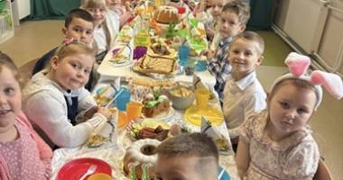 Śniadanie wielkanocne u starszaków